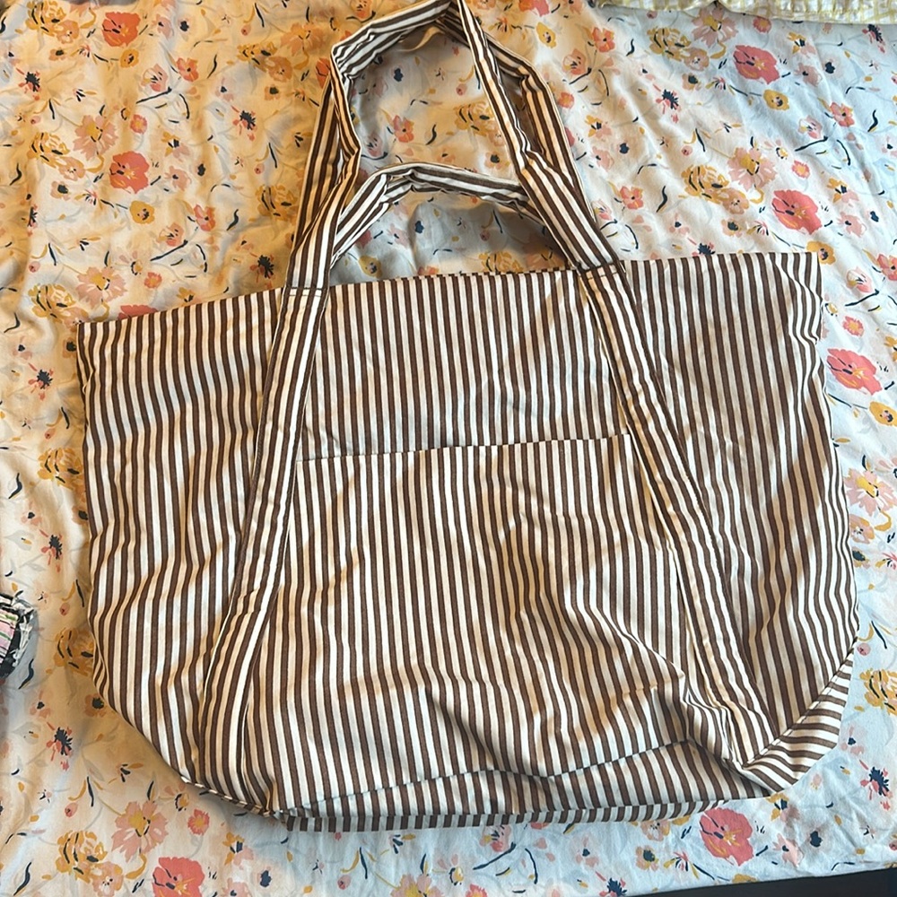 BAGGU travel cloud bag